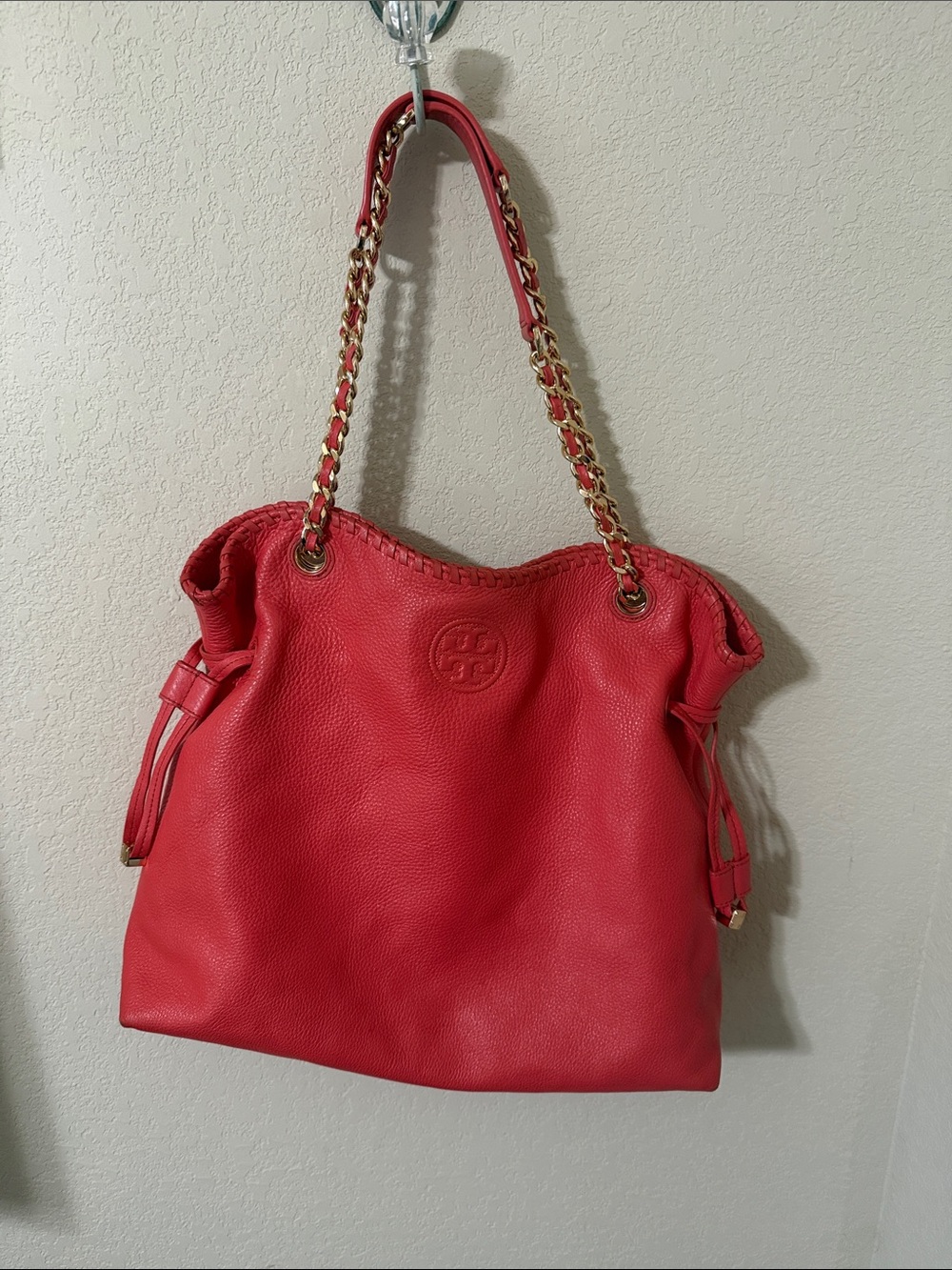 Tory Burch Coral-Red Pebbled Leather Chain Shoulder Bag